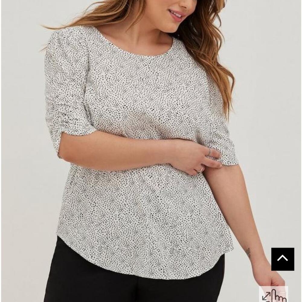 Torrid White & Black Print Crepe Ruched Half Sleeve Blouse Size‎ 4X